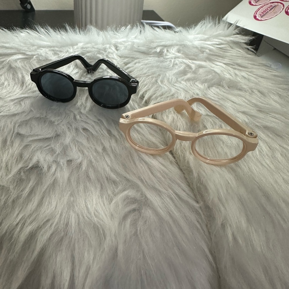 Labubu’s Sunglasses Set of Two - Black and Cream